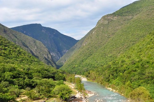 Ayutla_River_Sierra_Gorda