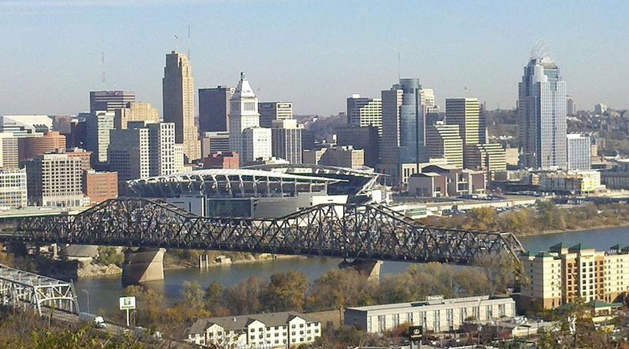 Cincinnati skyline Mr. RNGAnderson Wikimedia commons